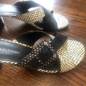 Donald J Pliner leather slip on Sandals Size 9
